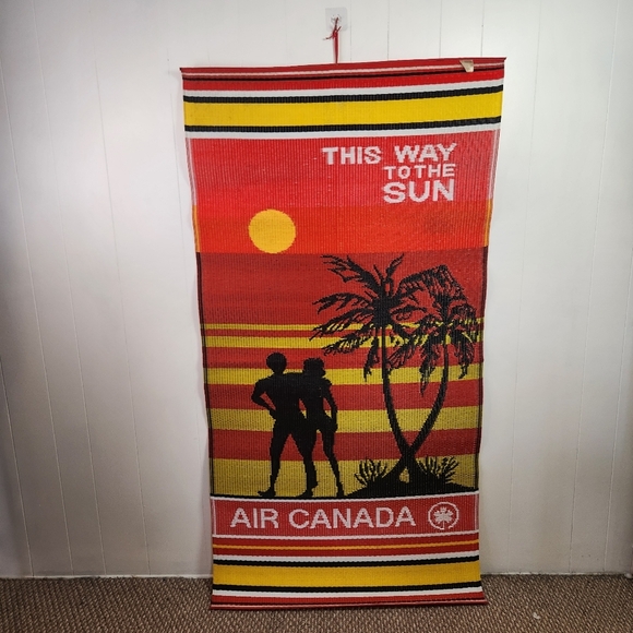 Vintage Air Canada Tropical 1970s 1980s Vinyl Wall Decor Beach Lounger Blanket - Picture 2 of 7